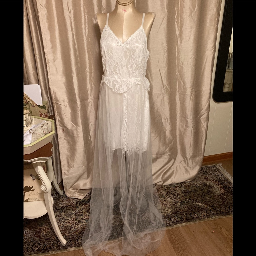 Sheer Lacey wedding dress new no tags sz L